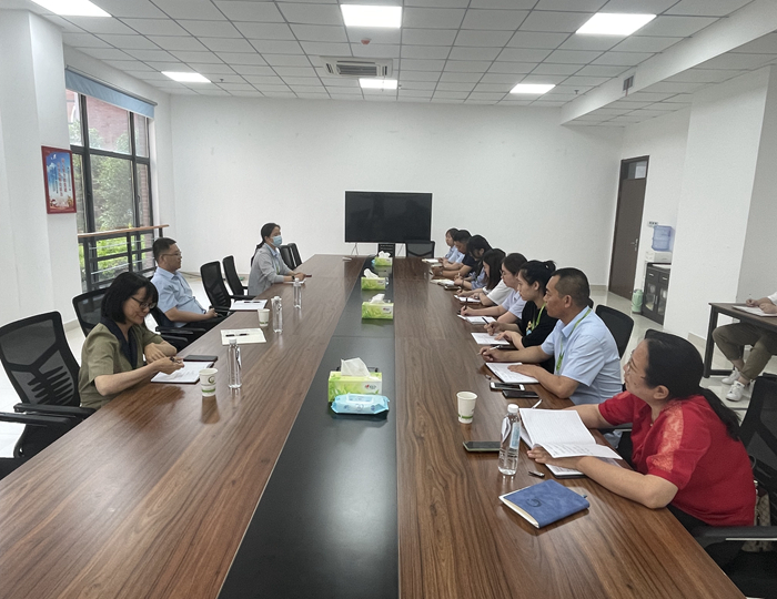 集團公司黨委副書記、總經(jīng)理張健赴農(nóng)管家公司進(jìn)行調(diào)研座談