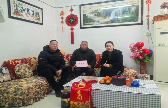 情系佳節(jié)送溫暖  農(nóng)水集團工會開展節(jié)前慰問活動